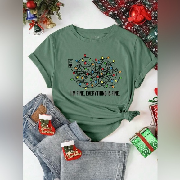 T-SHIRT “I’M FINE. EVERYTHING IS FINE.” CHRISTMAS LIGHT DESIGN DARK GREEN NWT - Picture 5 of 7